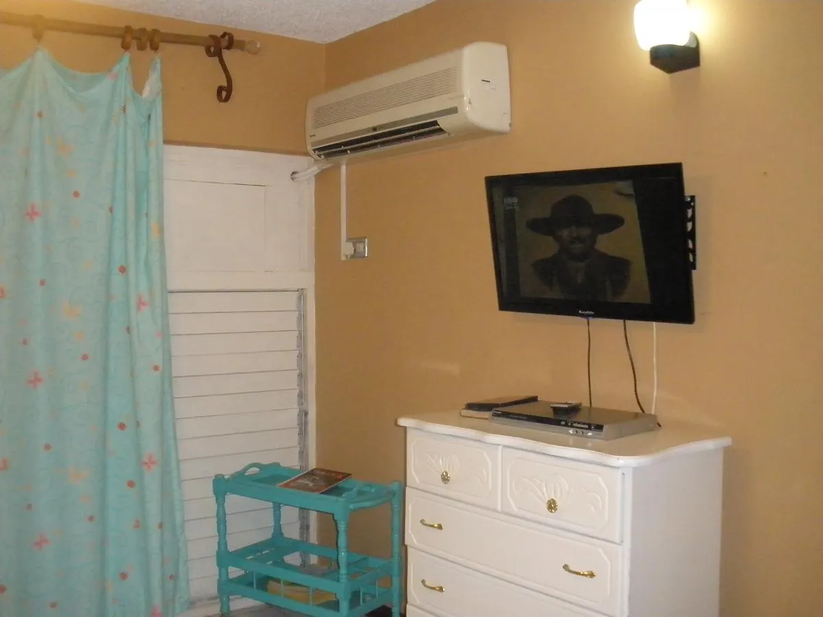Apartment Villa Criss At Chrisanns Ocho Rios